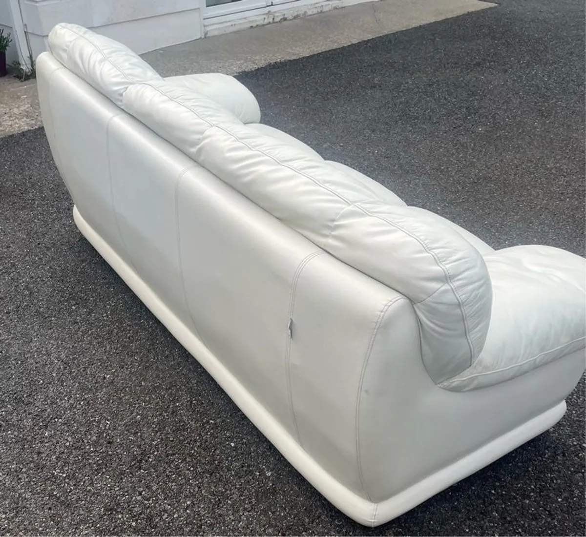 couch for Sale - Image 3