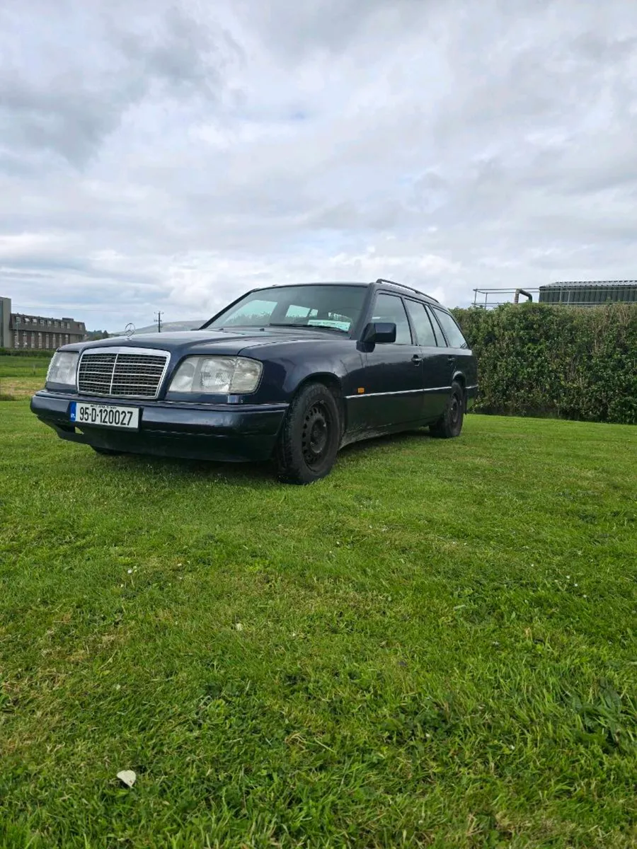 Mercedes estate - Image 2