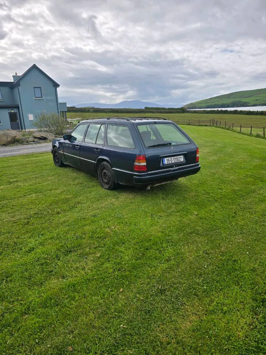 Mercedes estate - Image 3