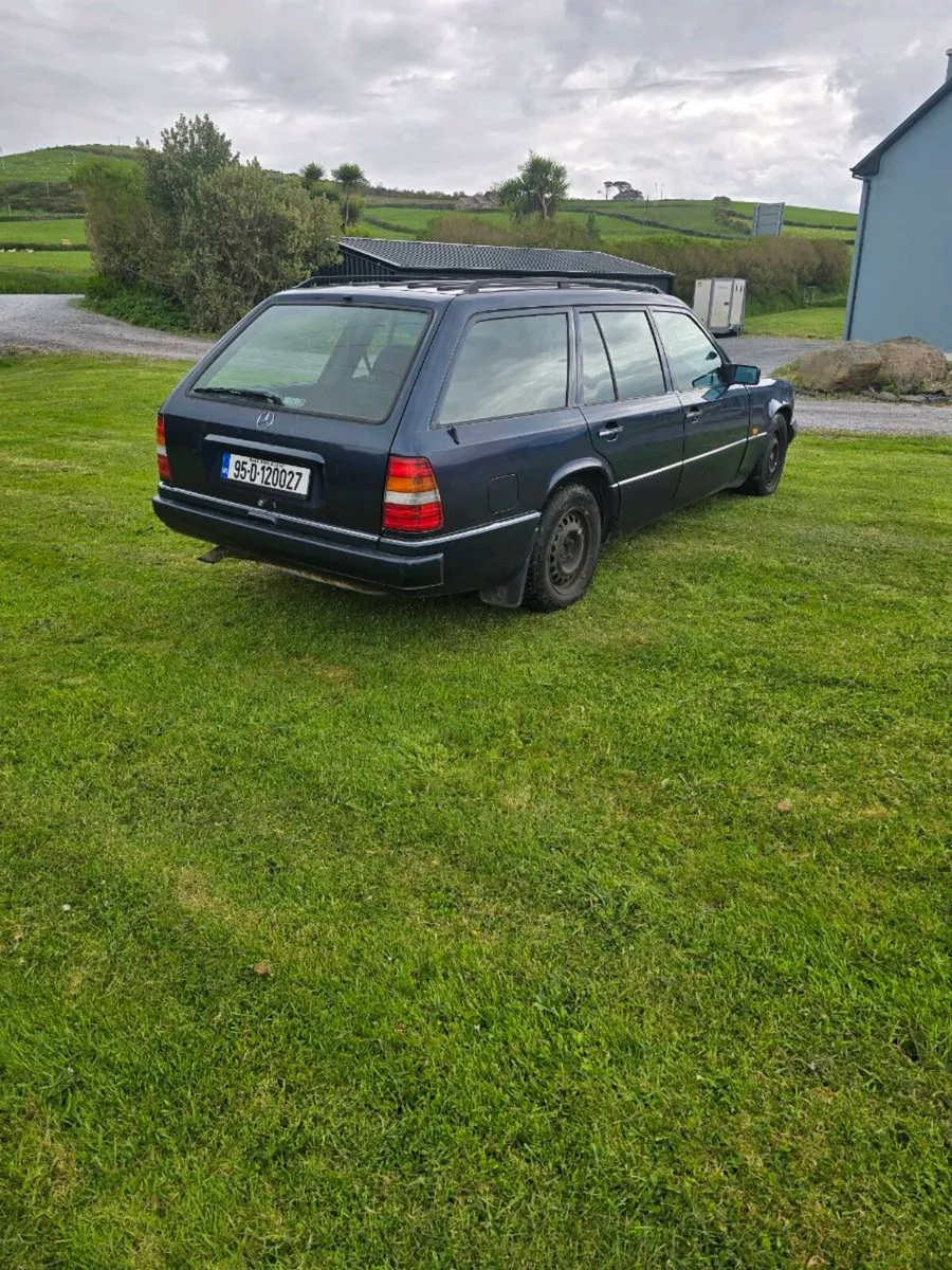 Mercedes estate - Image 4