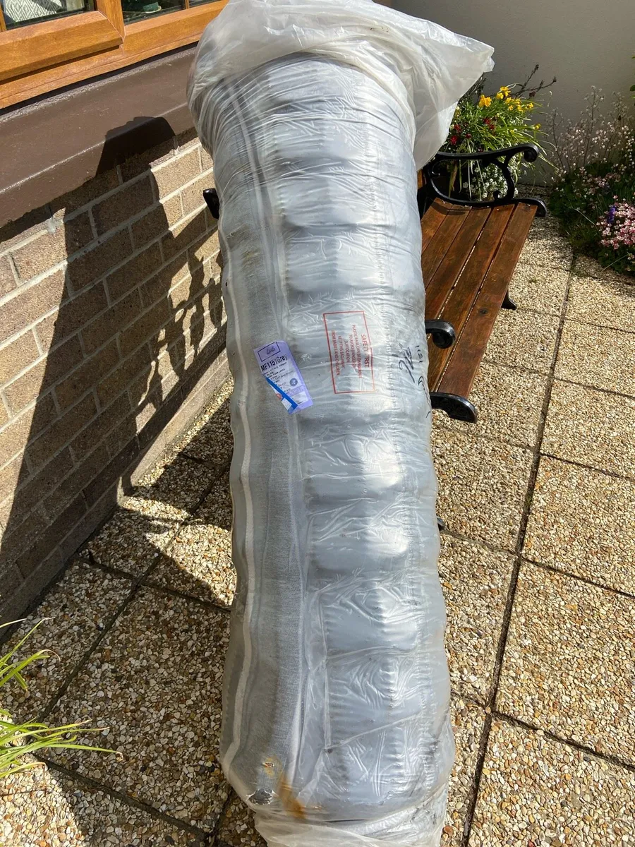 4 ft  6. Mattress - Image 1