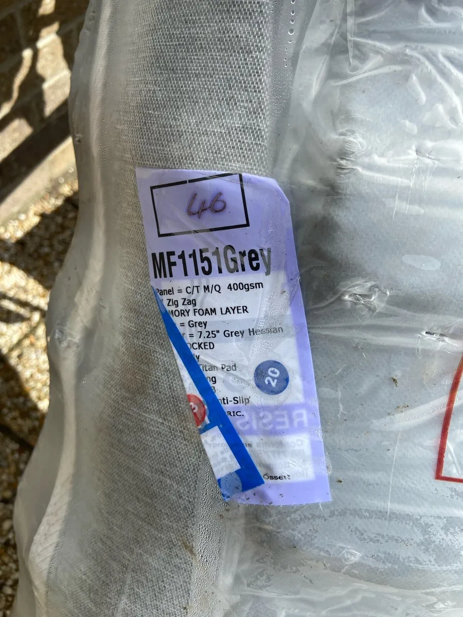 4 ft  6. Mattress - Image 2