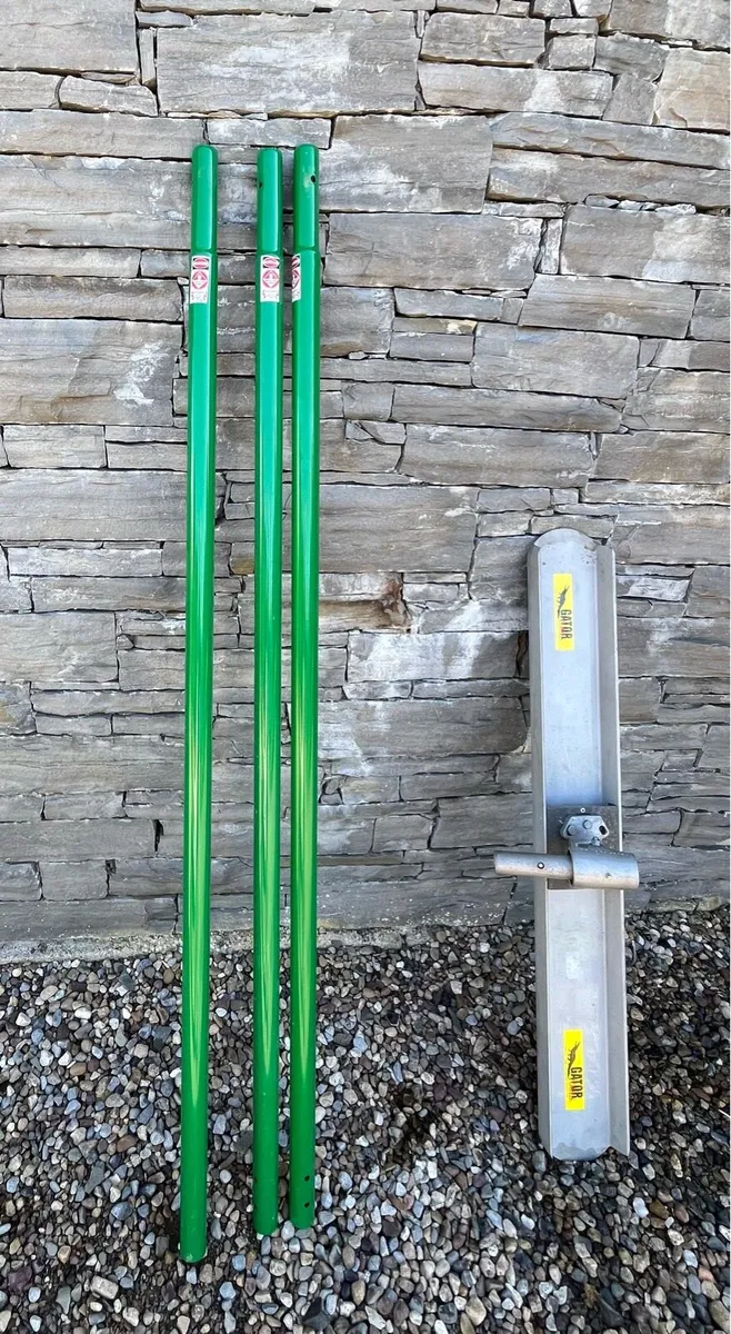 Concrete Float (Gator) - Image 1