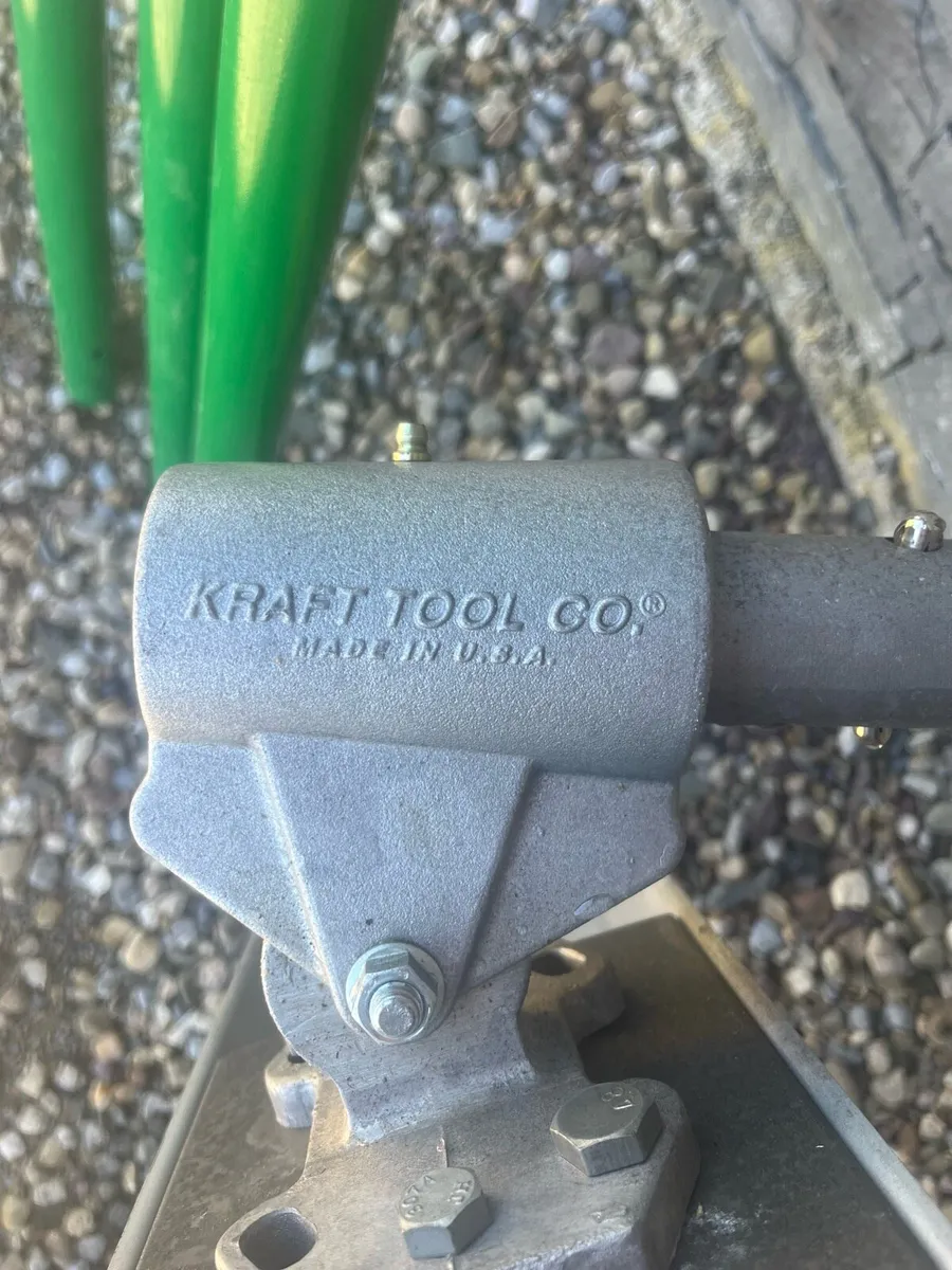 Concrete Float (Gator) - Image 4