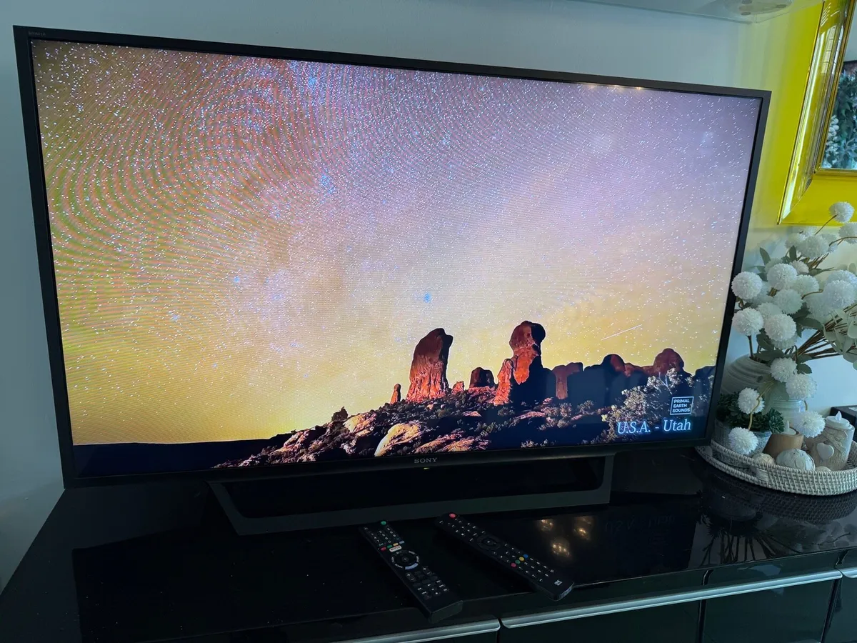 Sony 48” SMART TV in swords - Image 3