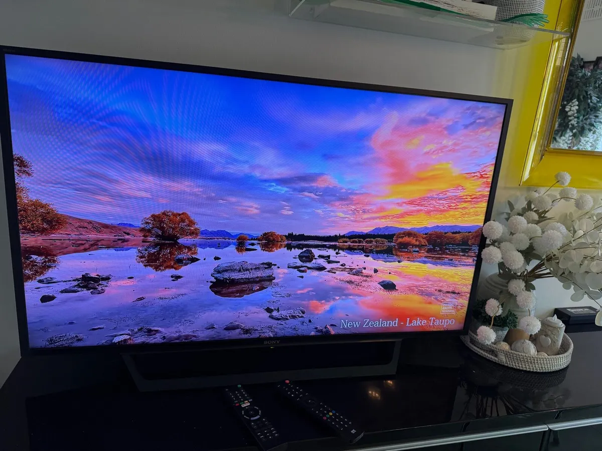 Sony 48” SMART TV in swords - Image 2