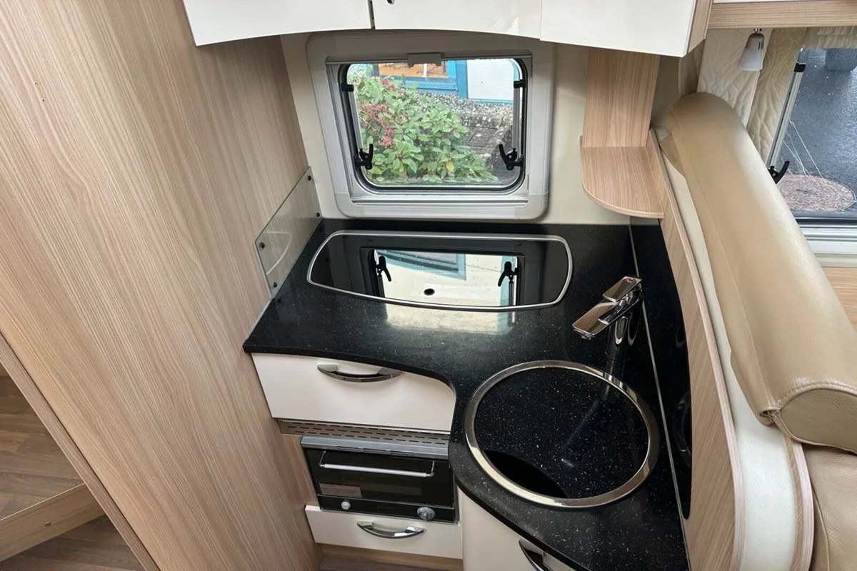 Burstner Nexxo T740 Sovereign 2017 - Image 4