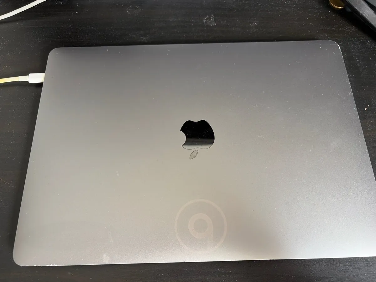 MacBook Pro 2019 with Touch Bar (250gb) - Image 2