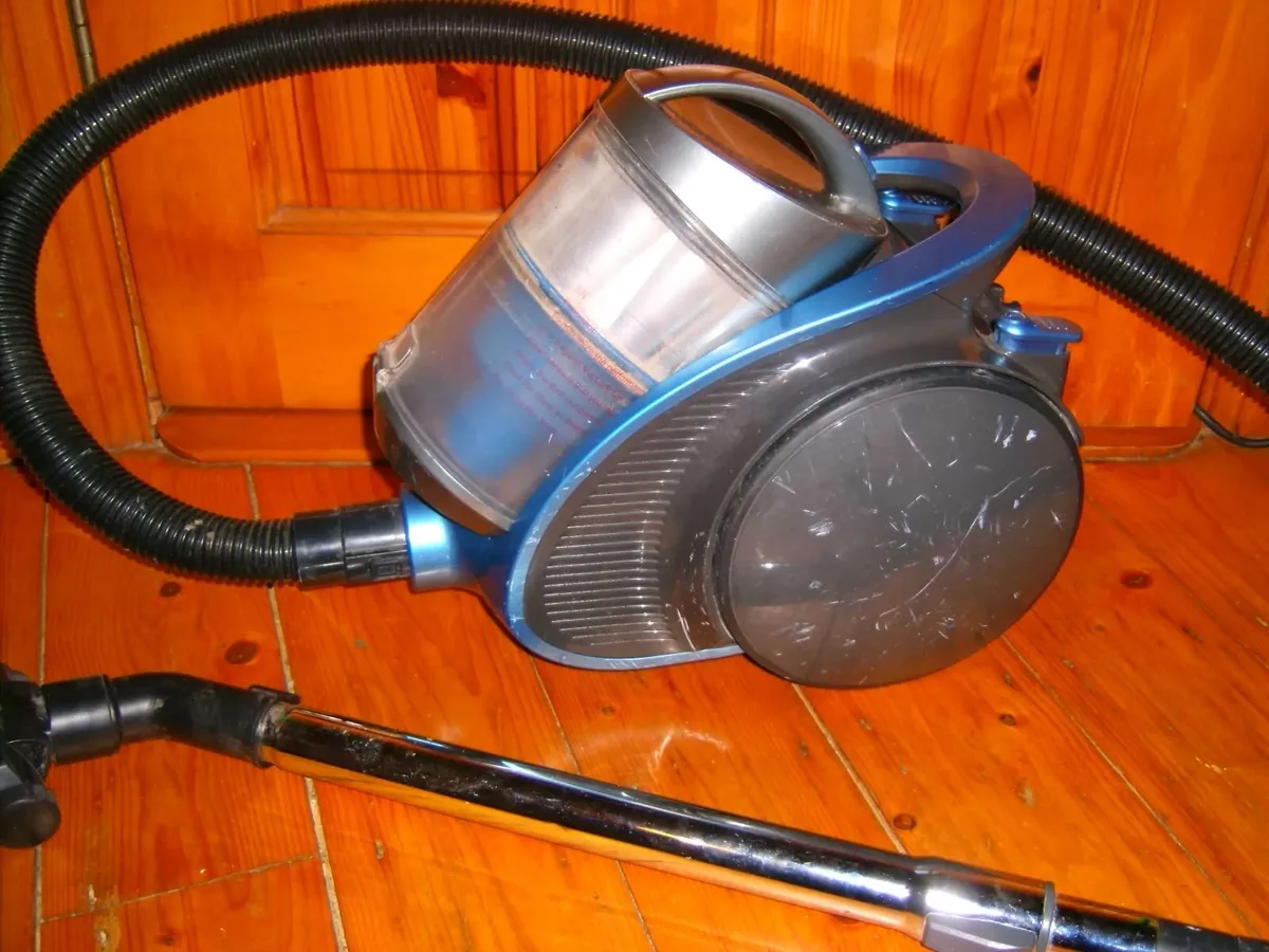 Tesco vacuum cleaner. - Image 4