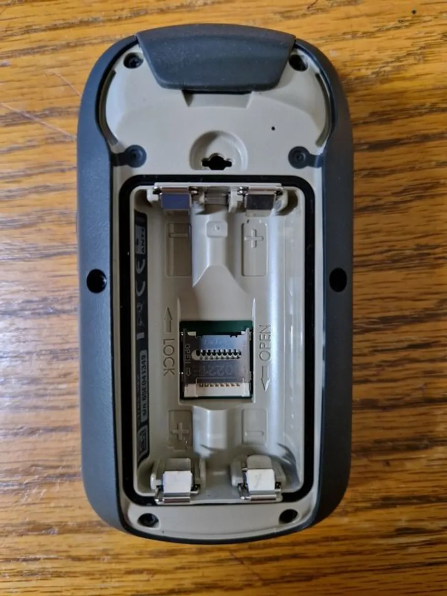 Garmin eTrex 32x in excellent condition - Image 2