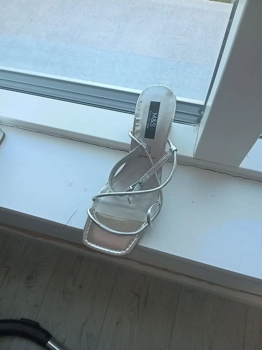 womens sandals - Image 1