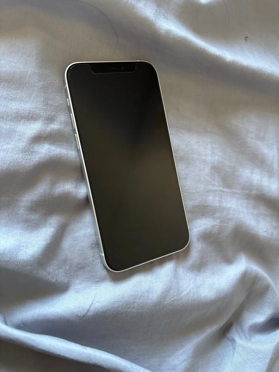 iPhone 12 - Image 1