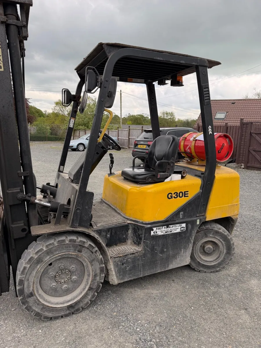 Daewoo Forklift 3T - Image 1