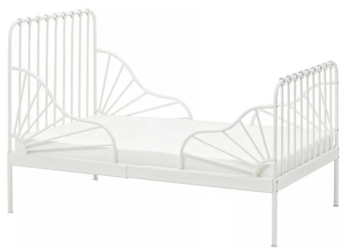 Child’s bed - Image 1