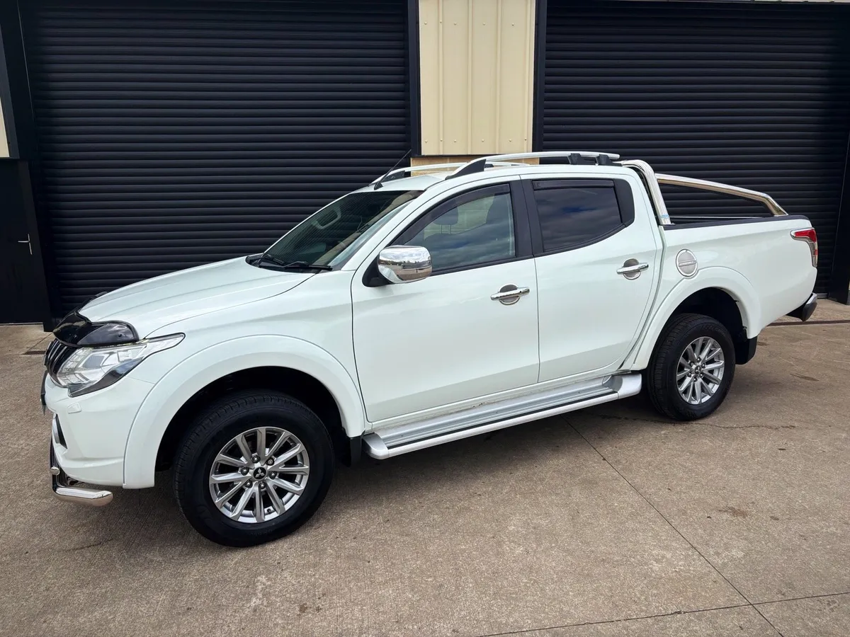2017 MITSUBISHI L200 2.5 DID BARBARIAN - Image 1