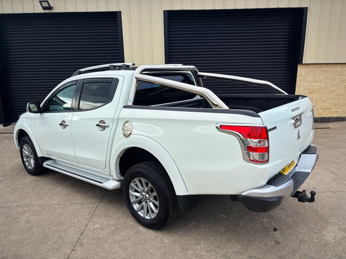 2017 MITSUBISHI L200 2.5 DID BARBARIAN - Image 3