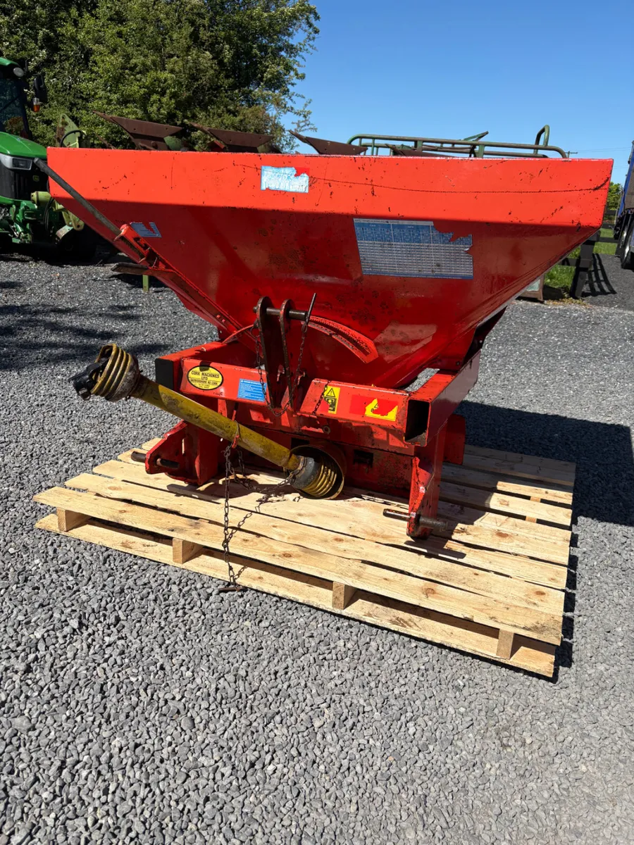 Kuhn Rauch Fertiliser Spreader - Image 2