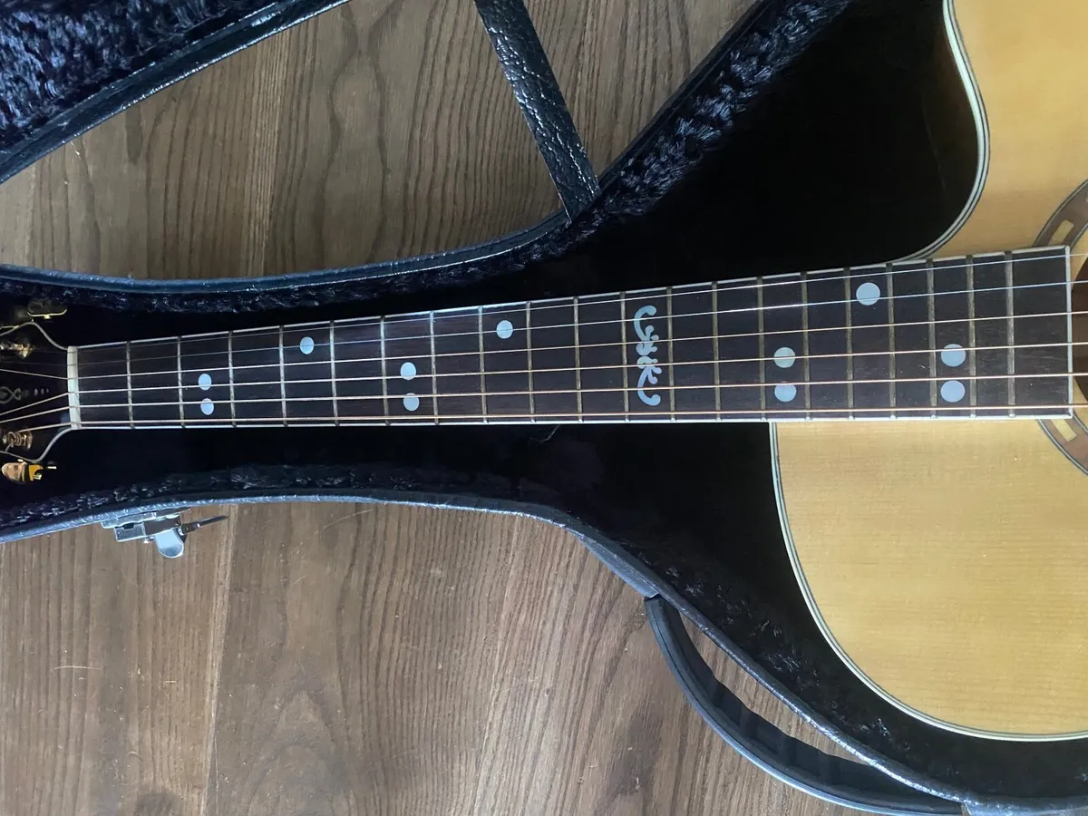 Guitar - Image 2