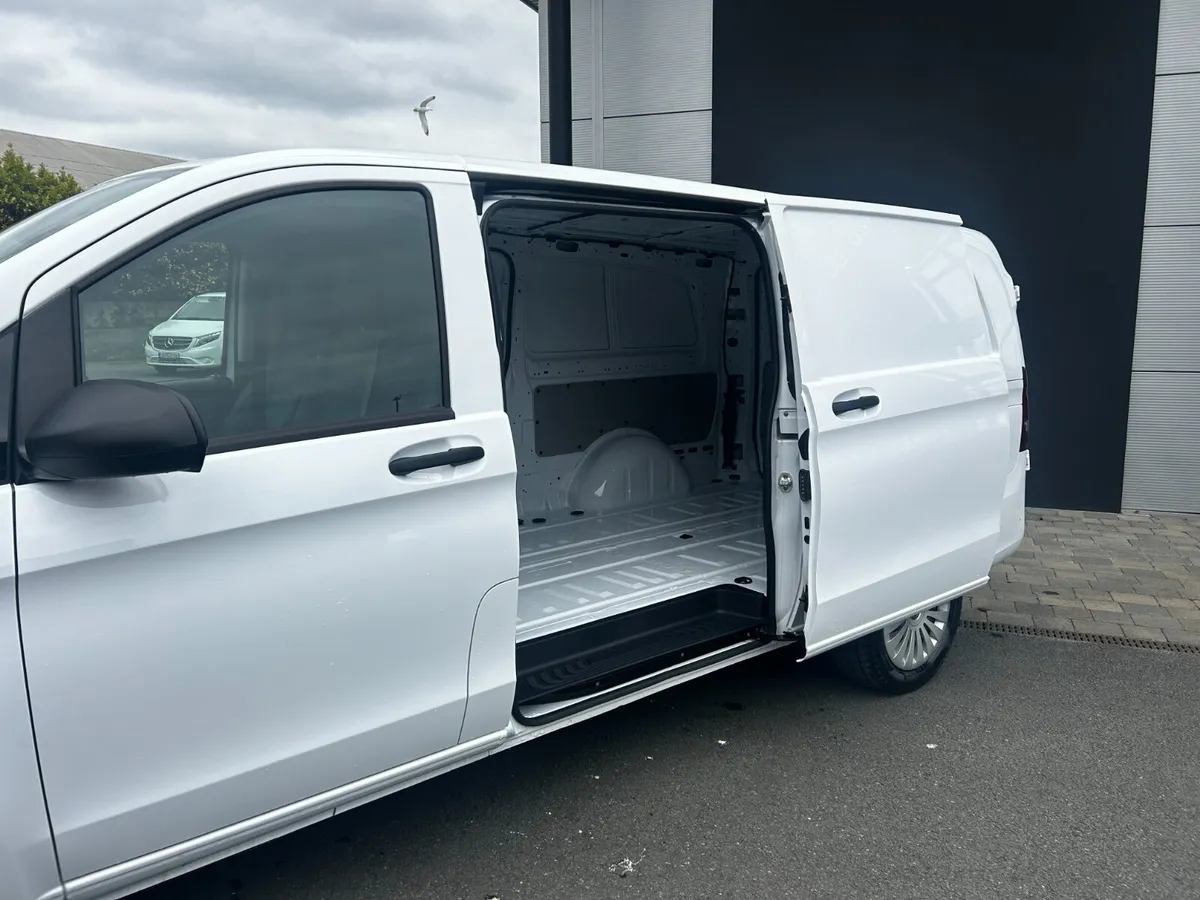 Mercedes-Benz Vito 114 CDI Panel Van L3 - Image 4