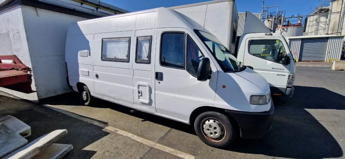 Camper - Image 2