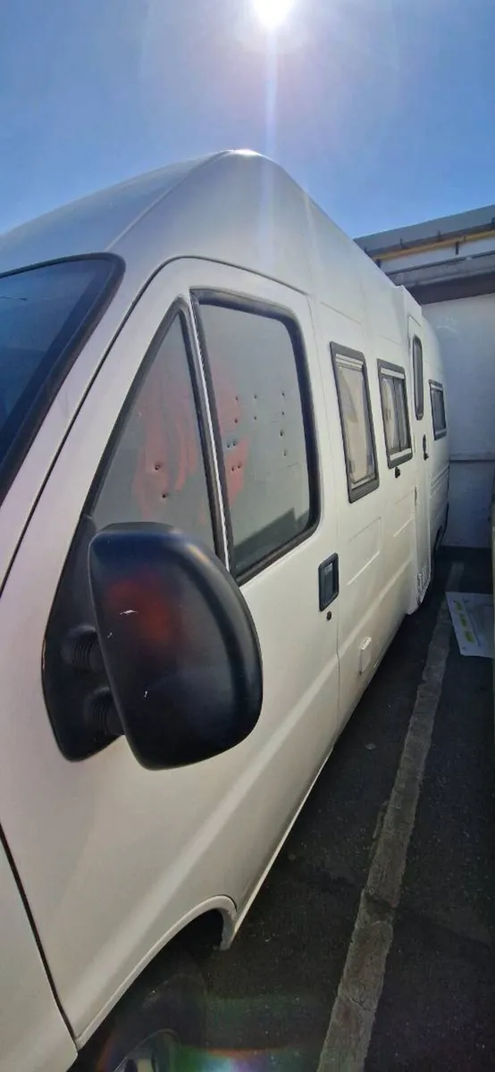 Camper - Image 3