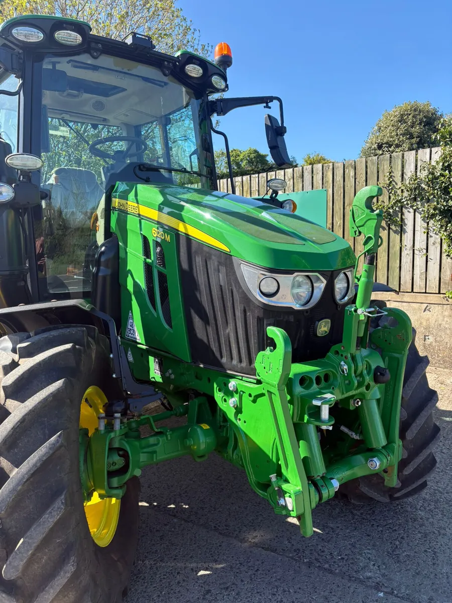 John Deere 6120M (2021) - Image 2