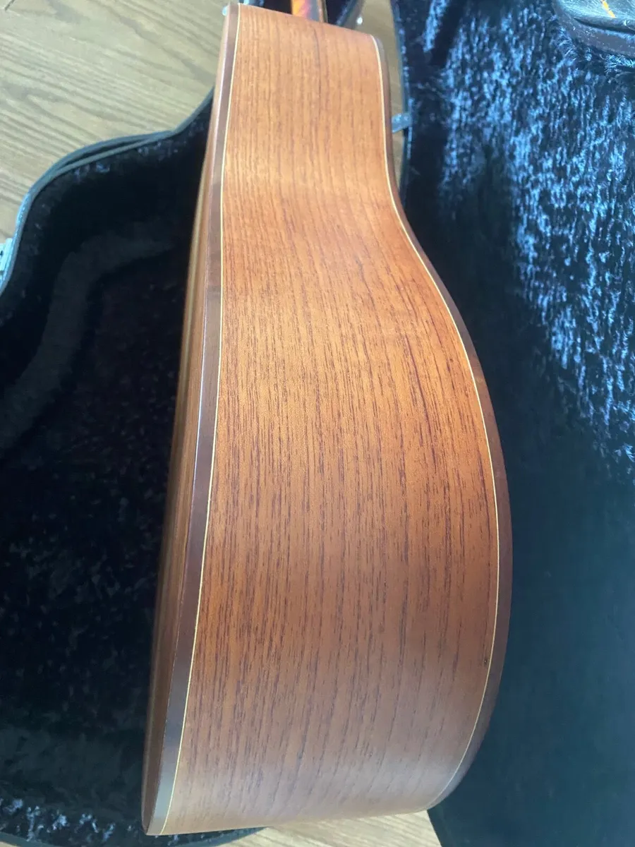 Guitar - Image 4