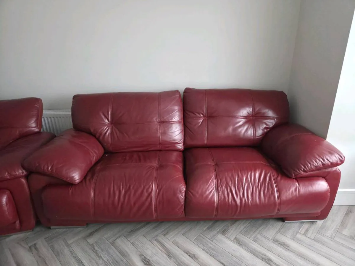 3+2 seater couch - Image 3