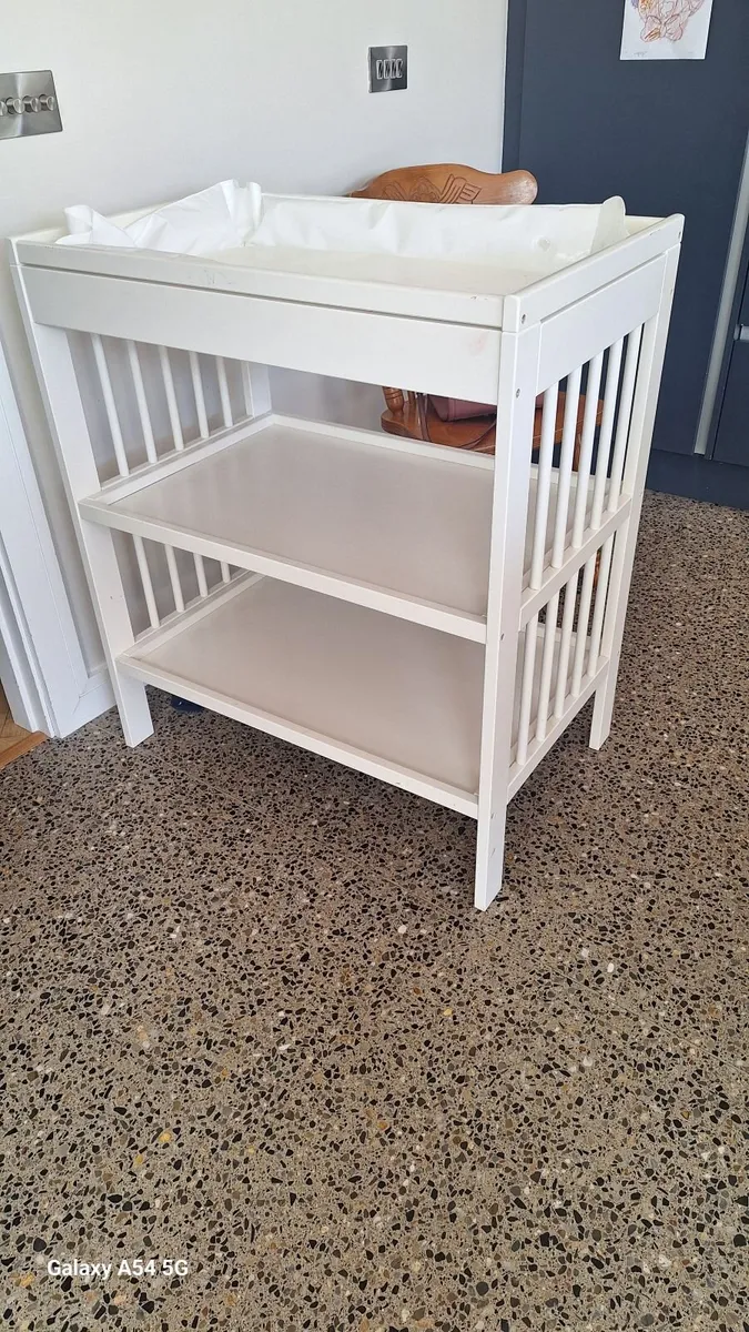 Changing table