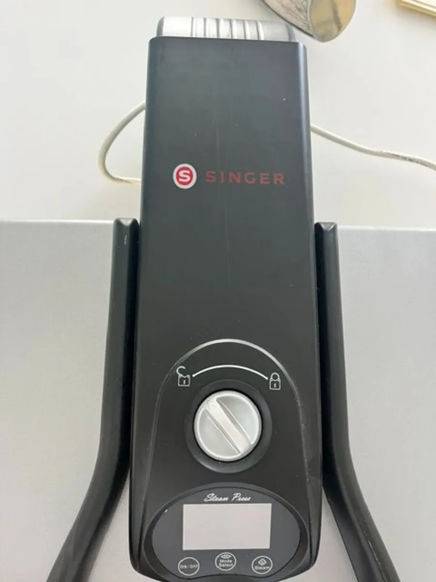 Steam iron - Image 4