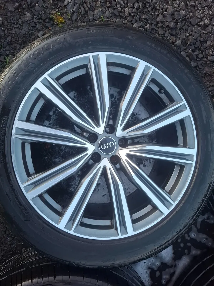 21" Genuine Audi Q8 S Line Alloys with tyres - Image 1