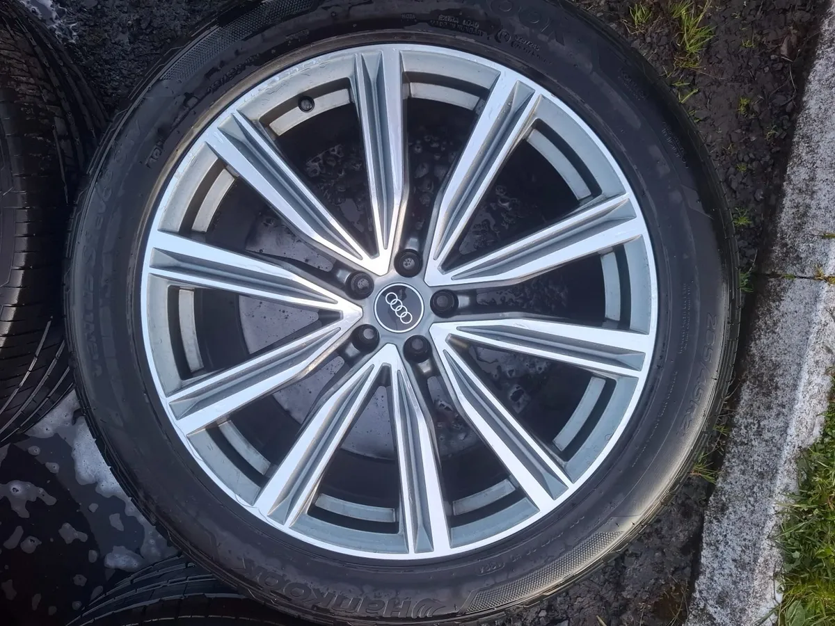 21" Genuine Audi Q8 S Line Alloys with tyres - Image 4
