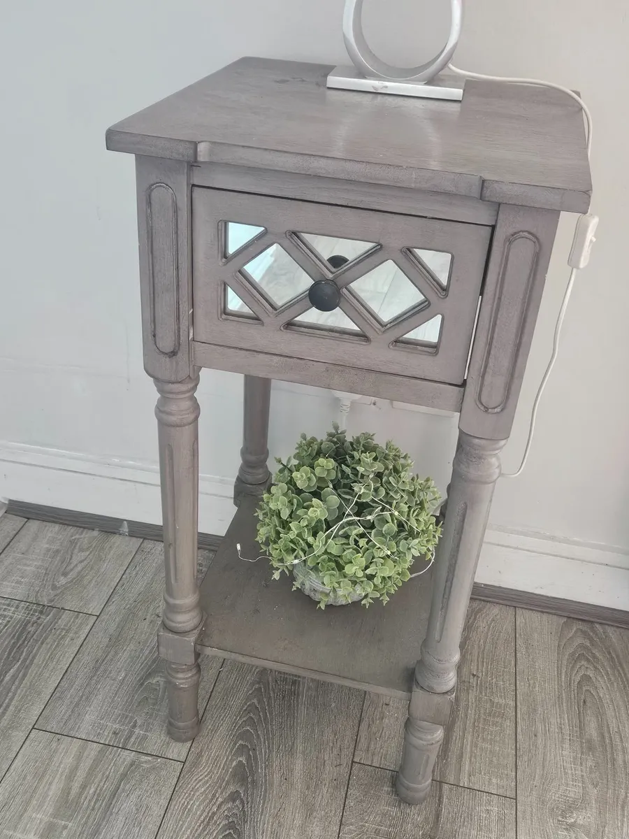 Hall Lamp table and matching mirrors - Image 2