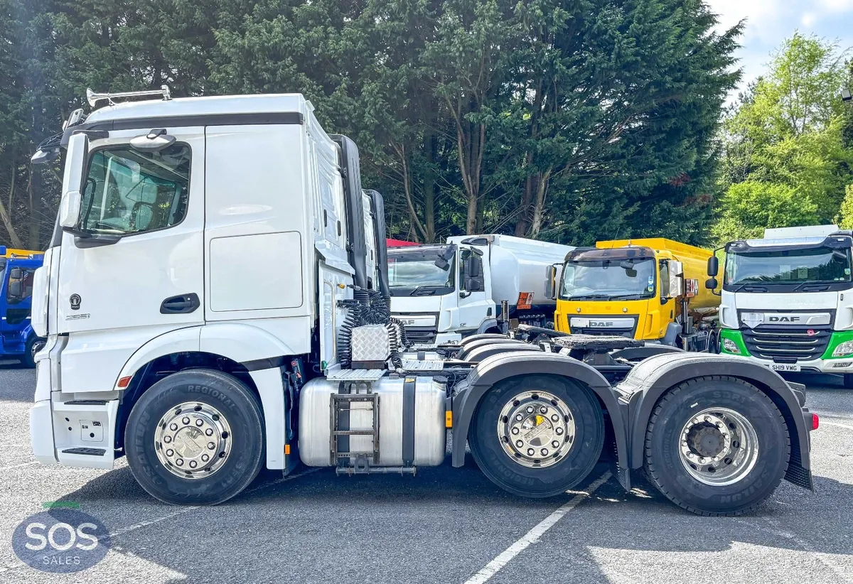 2022 Mercedes Benz Actros 2551 Tractor Units - Image 2