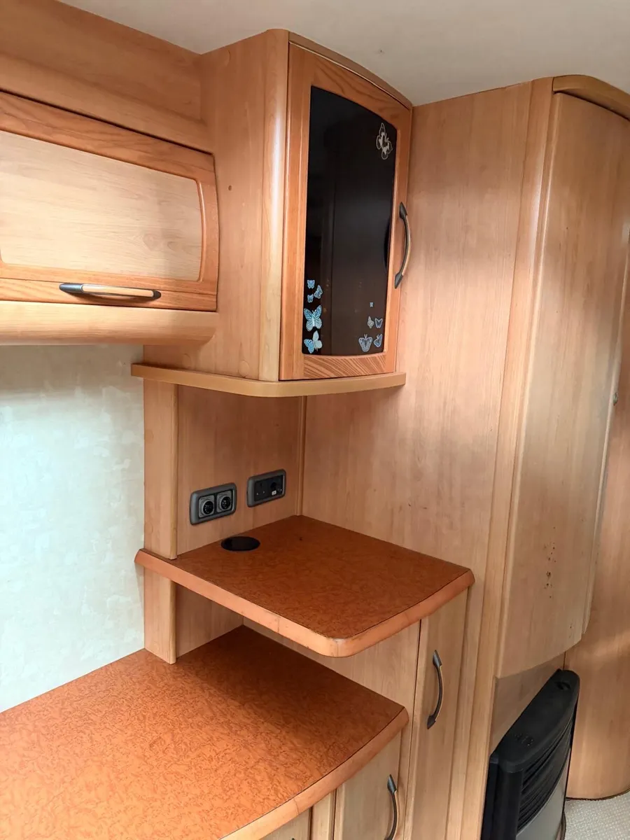 5 berth caravan - Image 3
