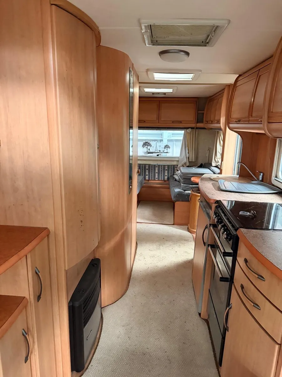 5 berth caravan - Image 4