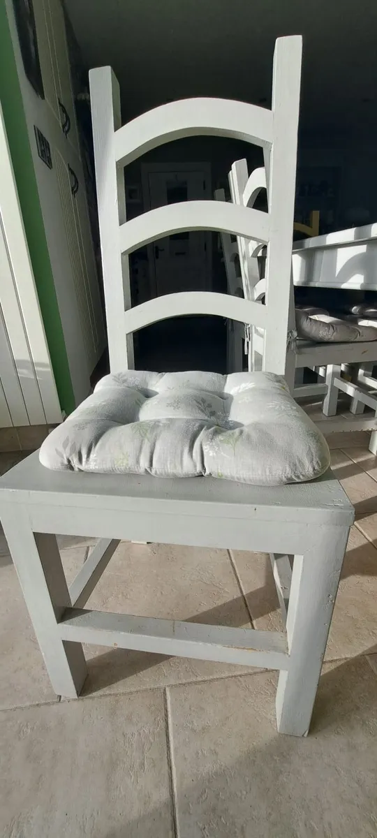 Kitchen Table & Chairs - Image 2