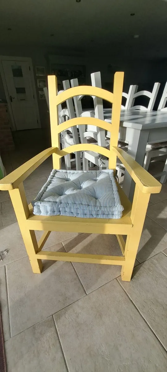 Kitchen Table & Chairs - Image 3