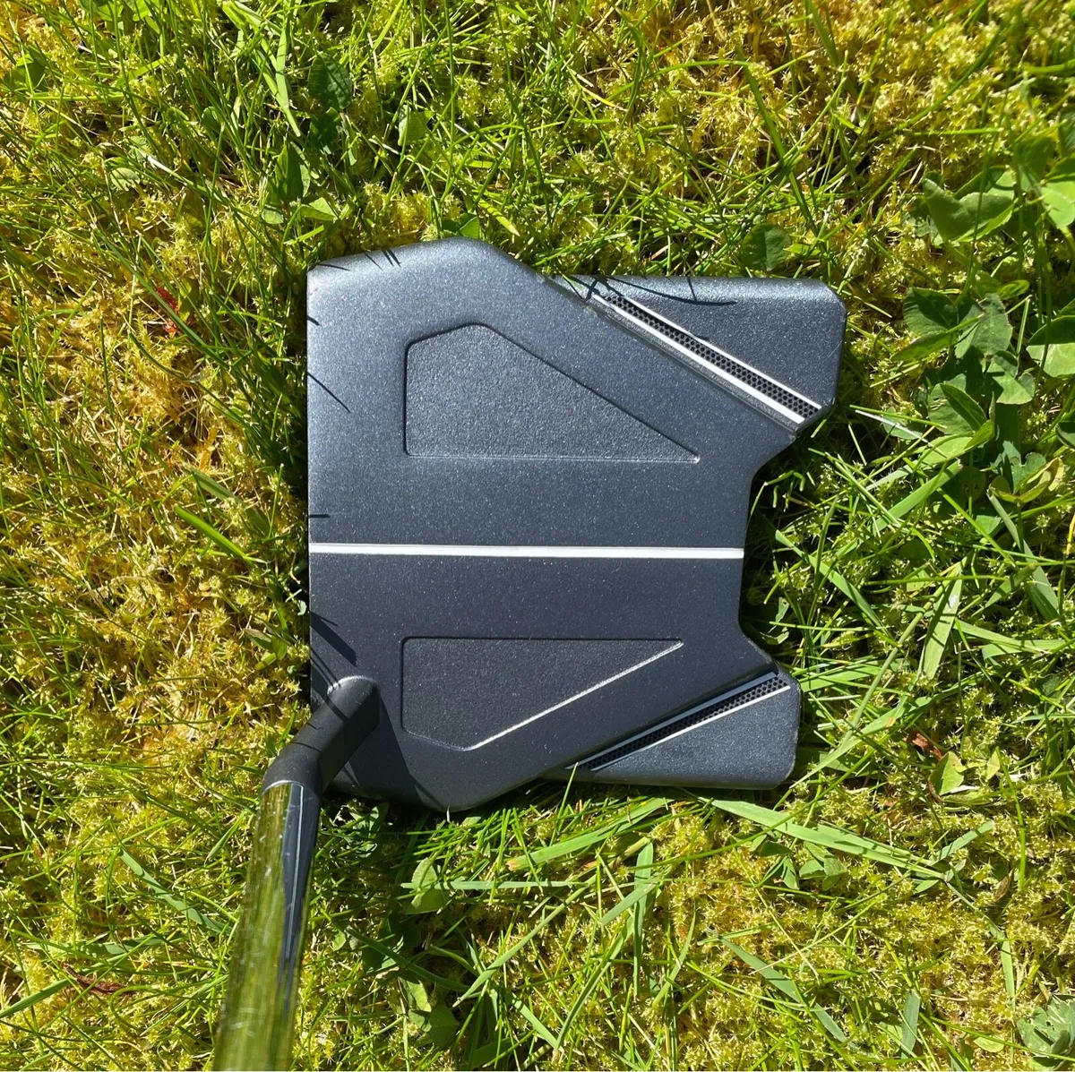 Odyssey DFX #10 putter - Image 1