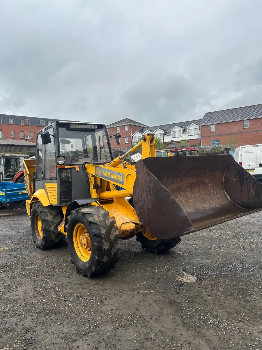 JCB 407 - Image 1
