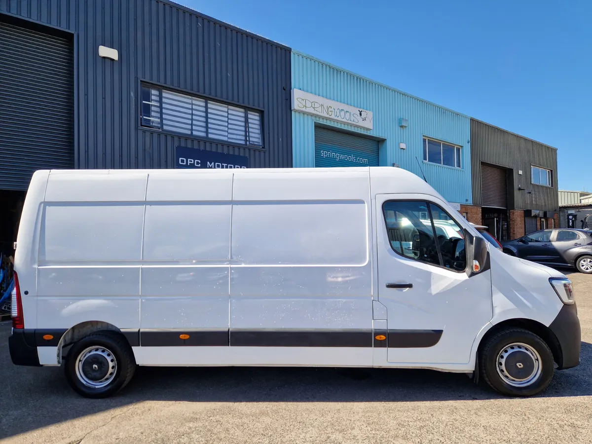 Renault Master 2022  95,000km - Image 2