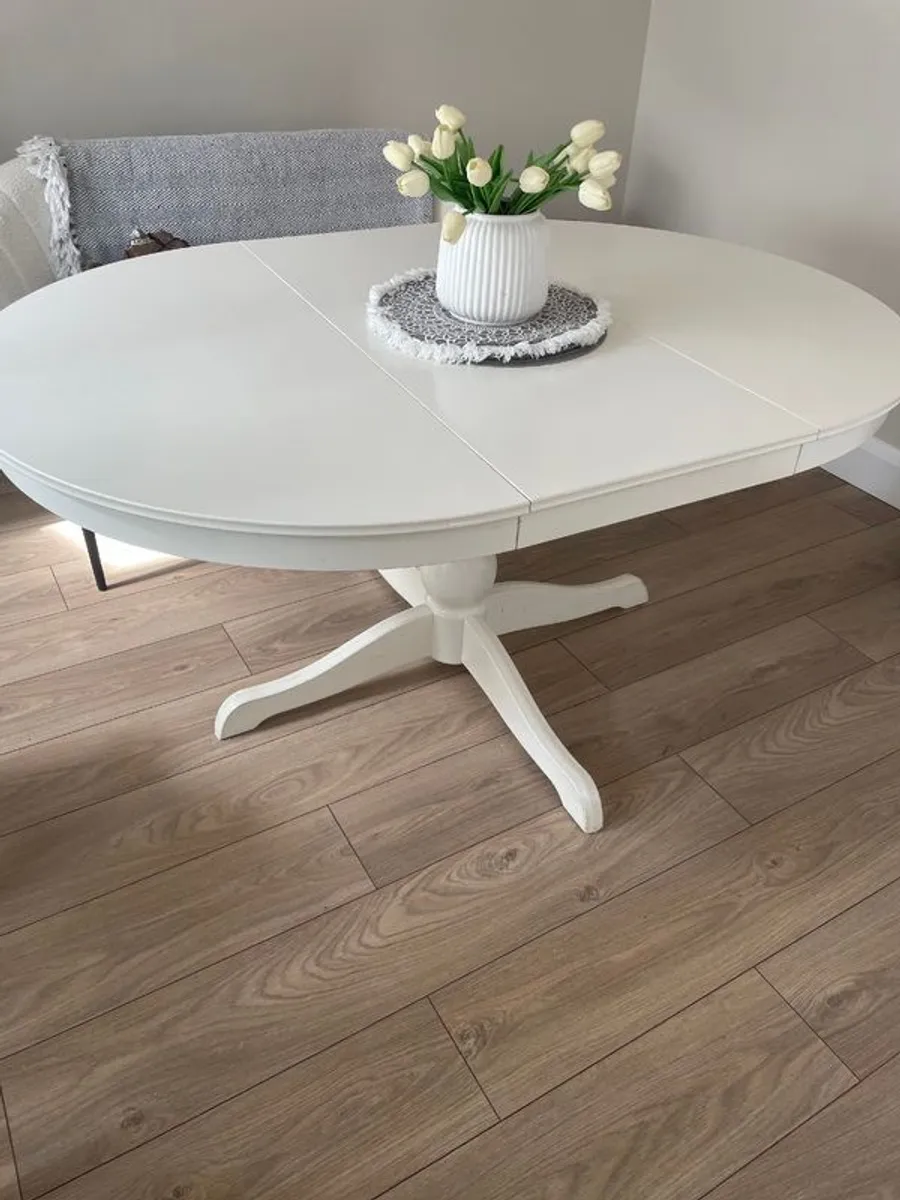 Dining table - Image 1