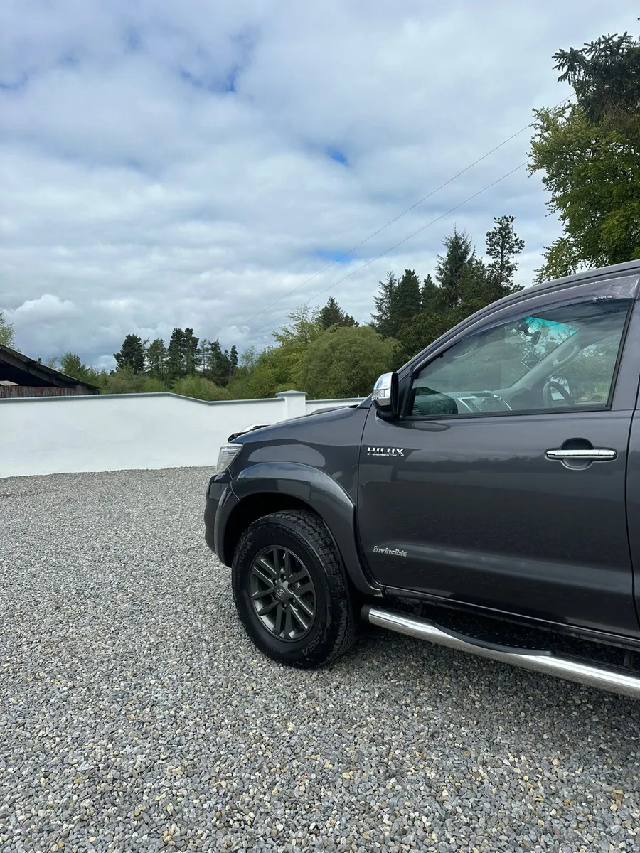 2015 Toyota Hilux Invincible No Vat - Image 4