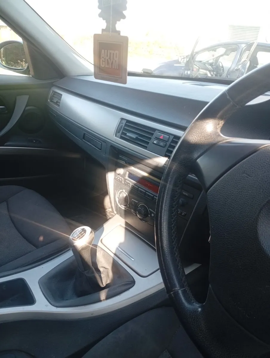 Car - Image 3