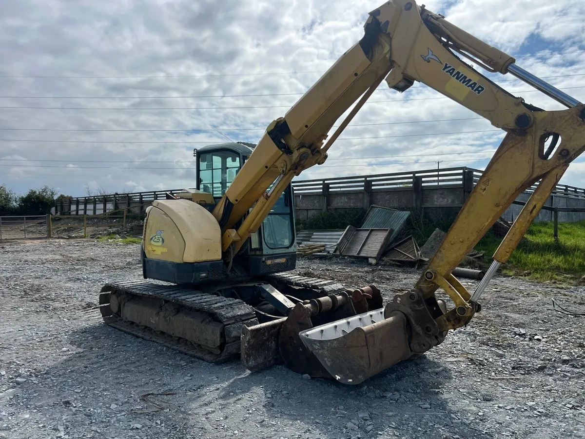 8 tonne digger - Image 3