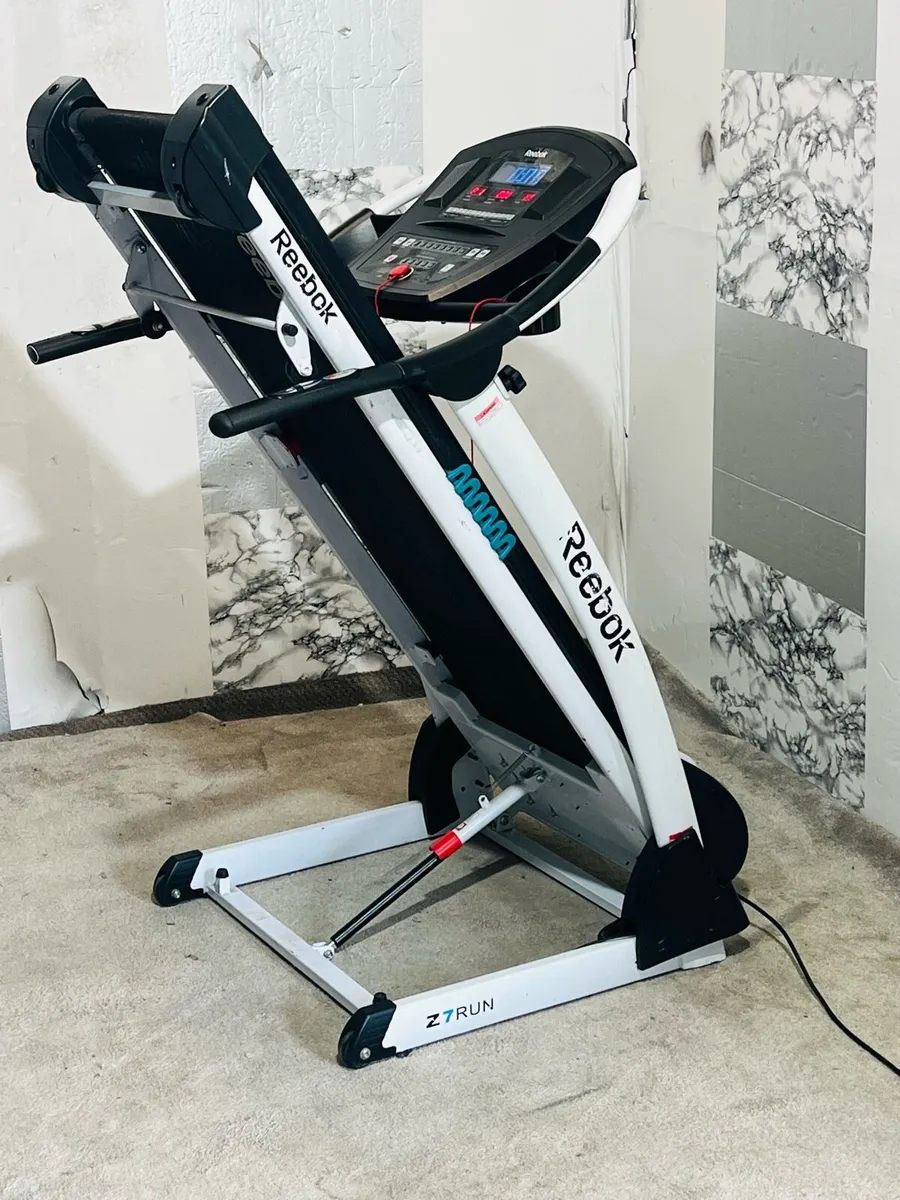 Reebok Z7 Folding Treadmill - Image 1