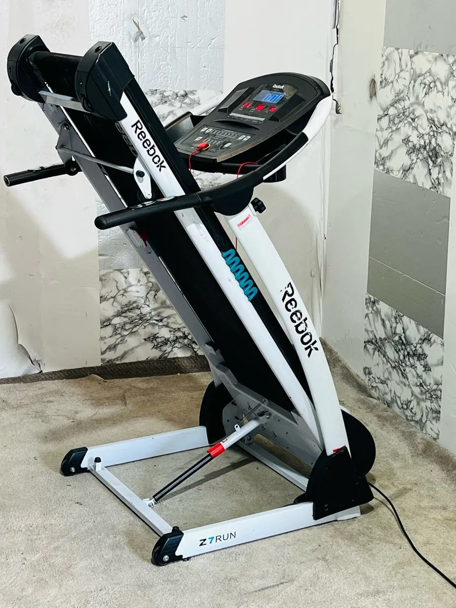 Reebok Z7 Folding Treadmill - Image 2