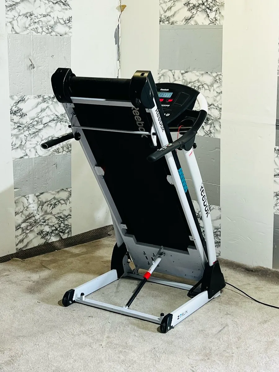 Reebok Z7 Folding Treadmill - Image 3
