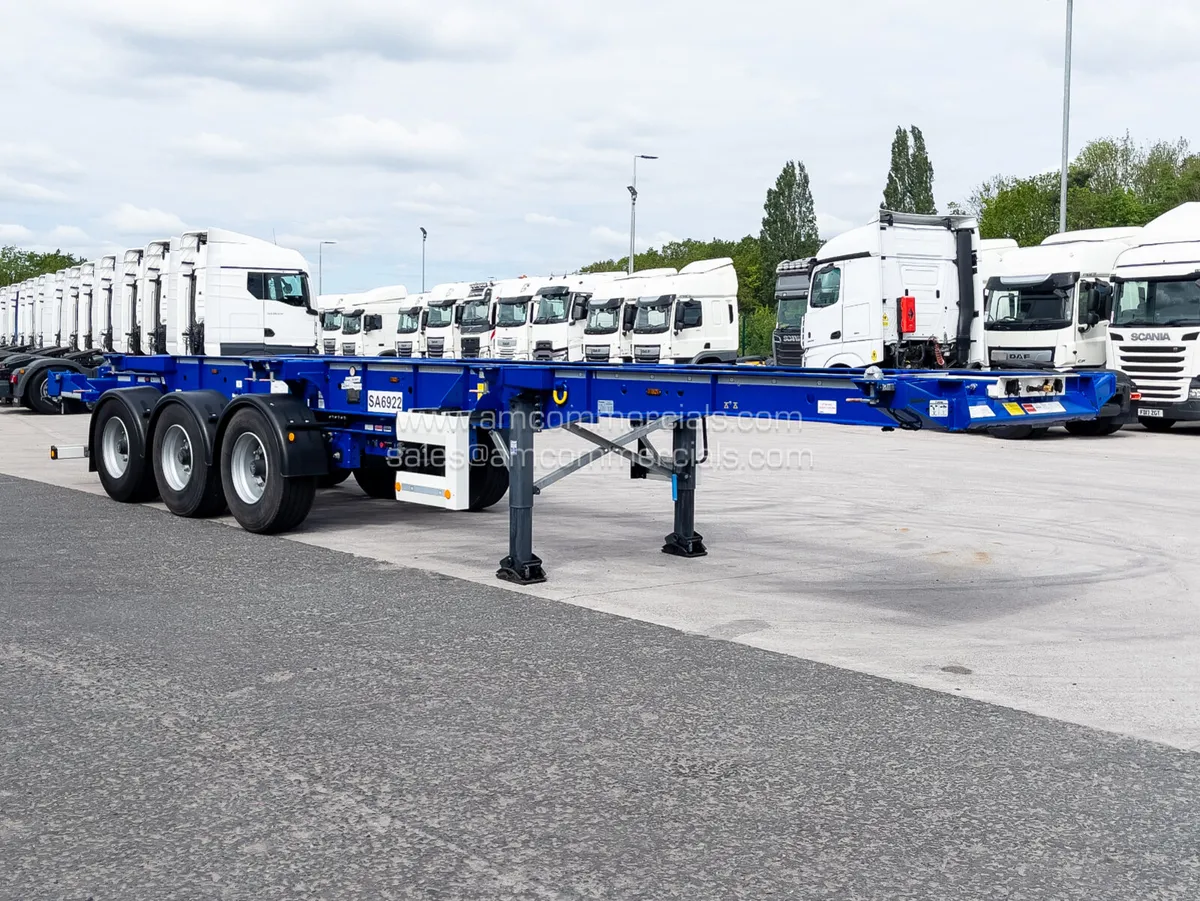 2022 KRONE SLIDING SKELETAL TRAILER - Image 1