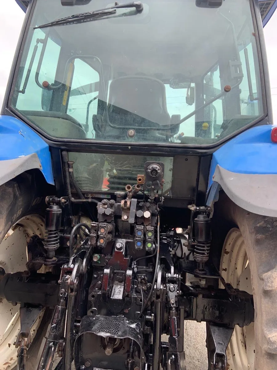 New Holland TM 130 - Image 3
